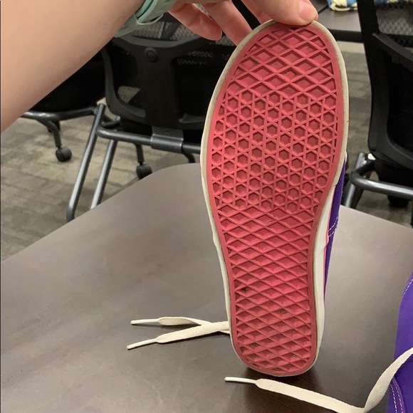 Vans - Picture 3 of 5